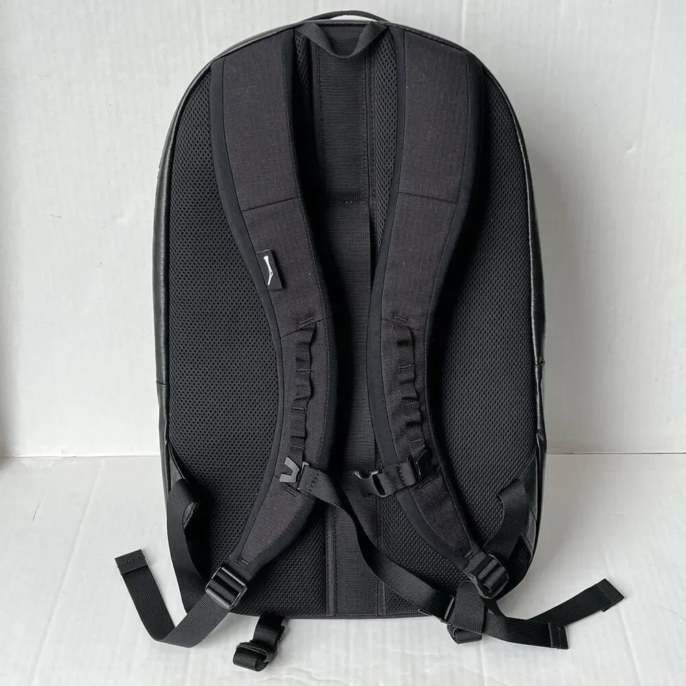 The Golfers Journal Broken Tee Society 31L Backpack Travel Bag Member Pack Black